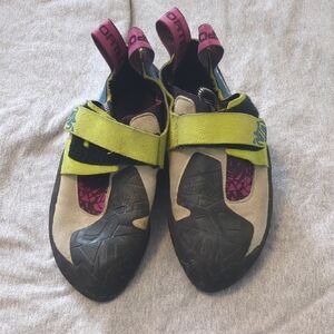 La Sportiva Otaki Climbing Shoes - Green and Black